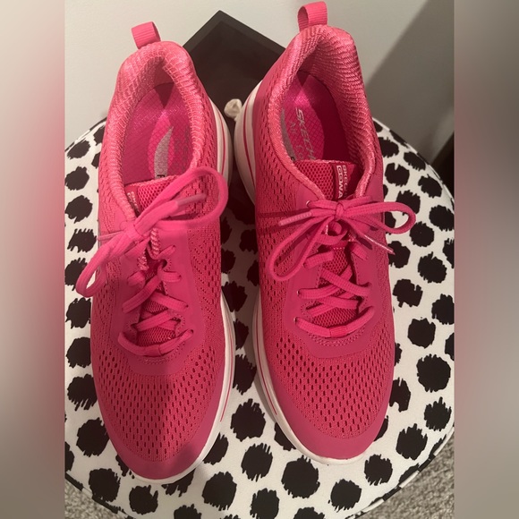Skechers Performance Gowalk Arch fit motion Breeze Hot Pink Sneaker Tennis Shoe - Picture 8 of 9